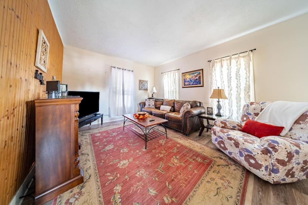 Cottage In The Falls, 2 B, 2 Bath, Fireplace Cuyahoga Falls Exterior photo